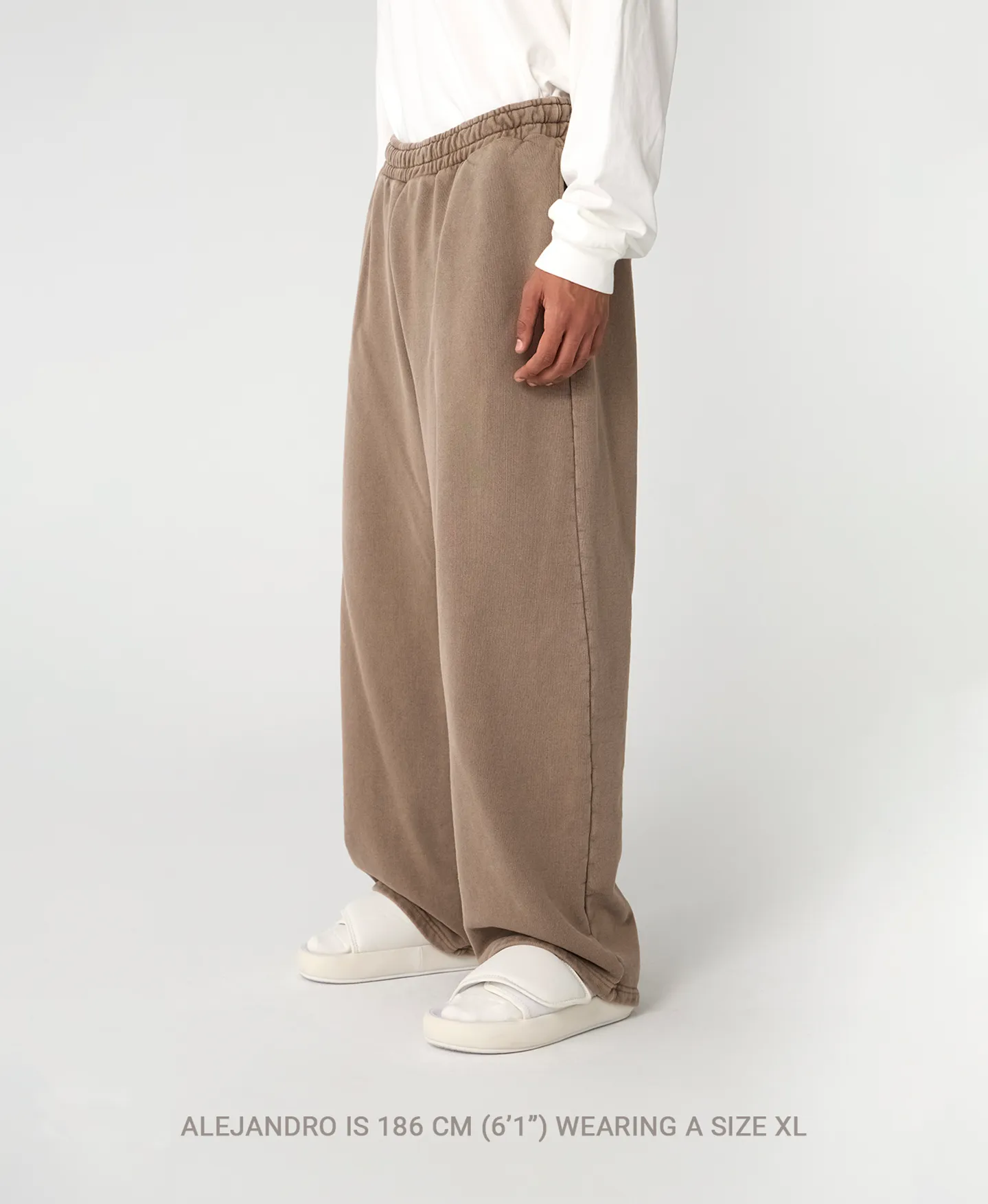 600 GSM 'Anthracite' Straight-leg Pants