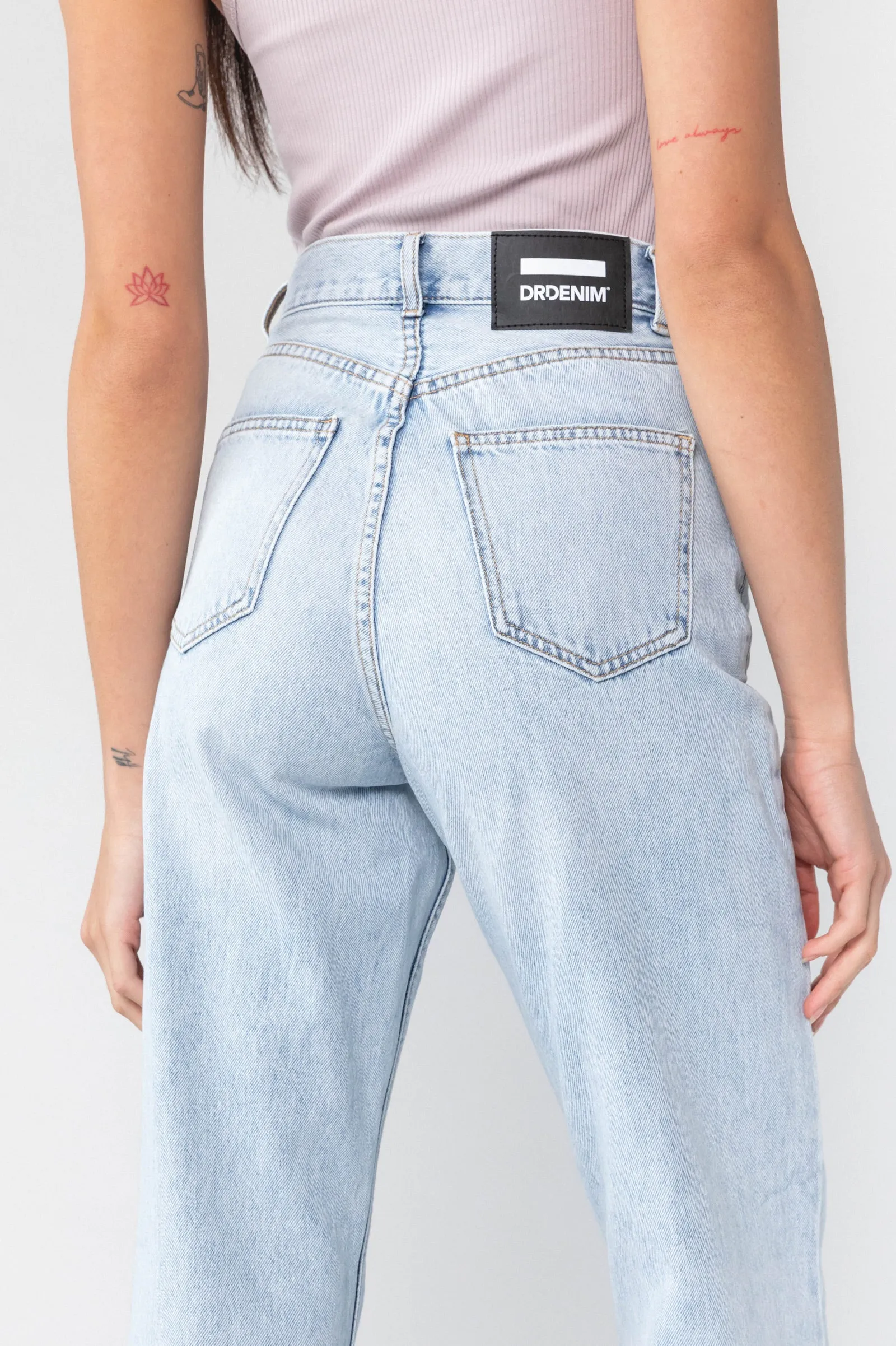 Echo Straight Jeans - Bleach Sky